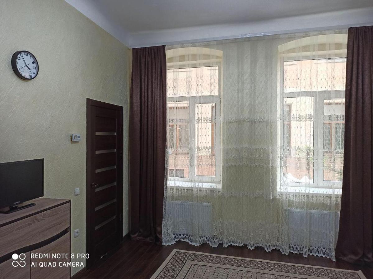Квартира В Самом Центре Wi-Fi Apartment Chernivtsi Luaran gambar