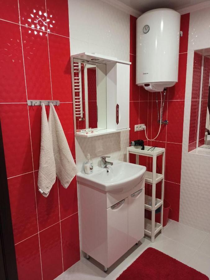 Квартира В Самом Центре Wi-Fi Apartment Chernivtsi Luaran gambar